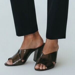 Schutz Maisie Leather Criss Cross Block Heel Sandals. Metallic Grey. Size 10